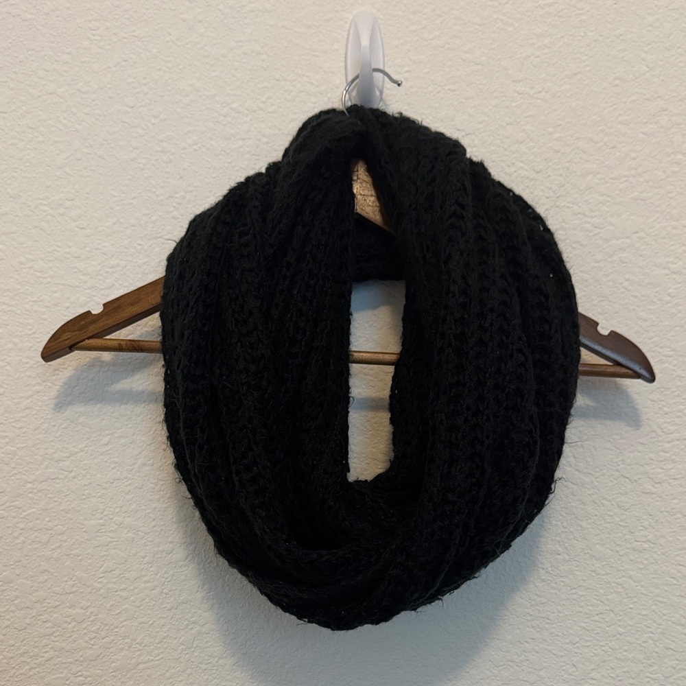 Thick Black Knit Infinity Scarf